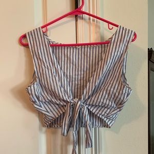 SheIn Front tie crop top
